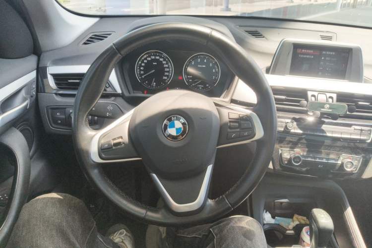 Used BMW X1 2019 sDrive18Li Fashion Model Steering Wheel
