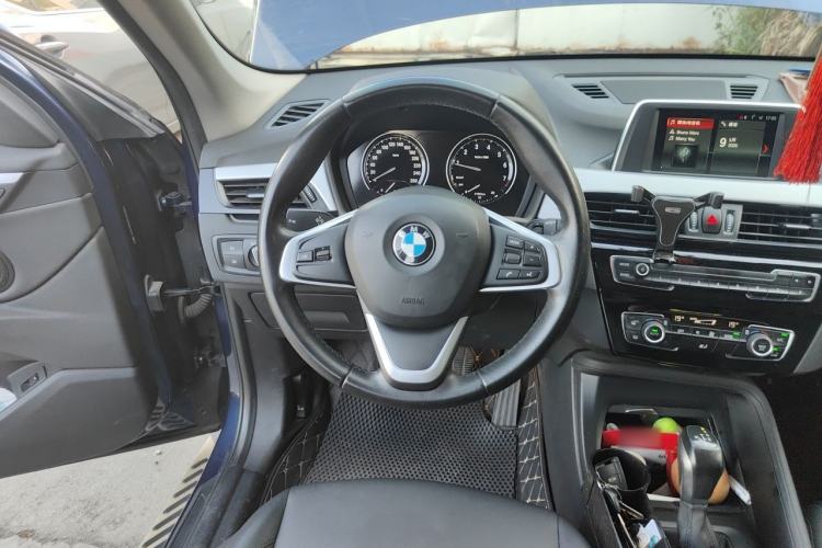 Used BMW X1 2019 sDrive20Li Leading Model Steering Wheel