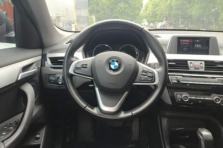 Used BMW X1 2019 sDrive20Li Leading Model Steering Wheel