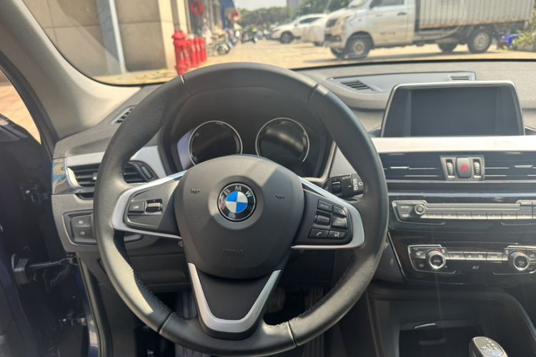 Used BMW X1 2019 sDrive20Li Leading Model Steering Wheel