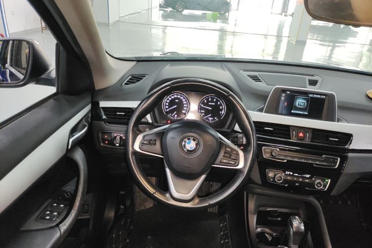 Used BMW X1 2019 sDrive20Li Leading Model Steering Wheel