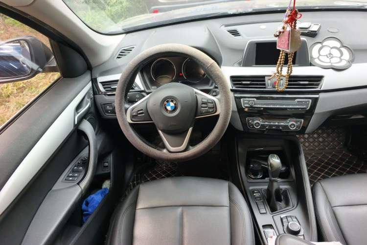 Used BMW X1 2019 sDrive20Li Leading Model Steering Wheel