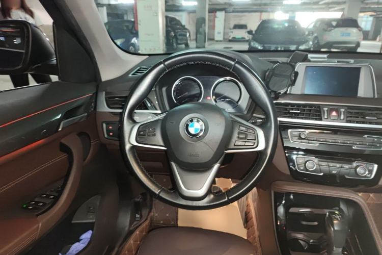 Used BMW X1 2019 sDrive18Li Premium Edition Steering Wheel