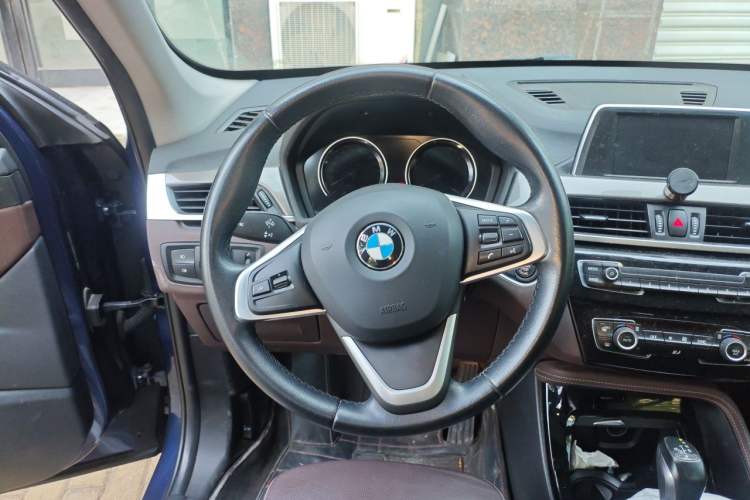 Used BMW X1 2019 sDrive18Li Premium Edition Steering Wheel