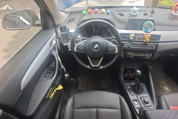 Used BMW X1 2019 sDrive20Li Leading Model Steering Wheel
