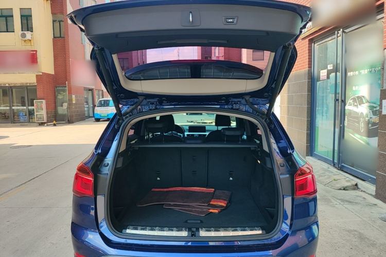 Used BMW X1 2019 sDrive20Li Leading Model Trunk