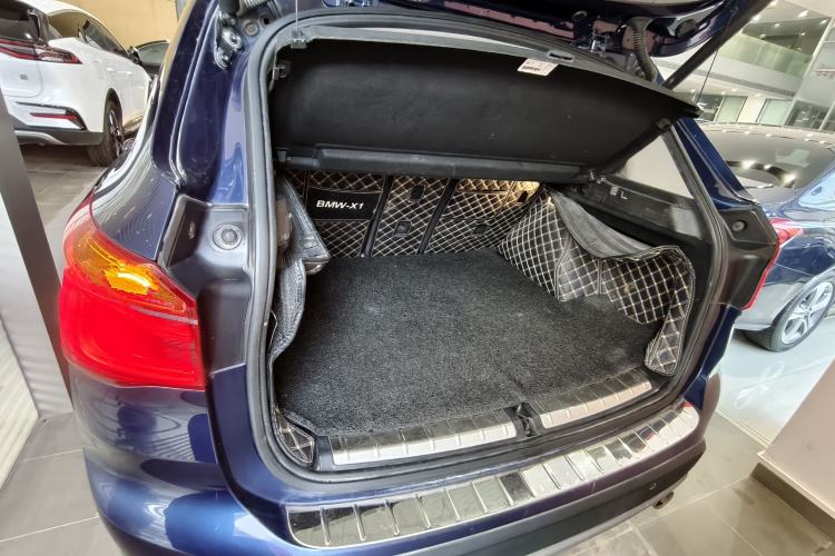 Used BMW X1 2019 sDrive20Li Leading Model Trunk