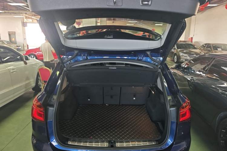 Used BMW X1 2019 sDrive20Li Leading Model Trunk