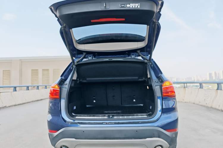 Used BMW X1 2019 sDrive20Li Leading Model Trunk