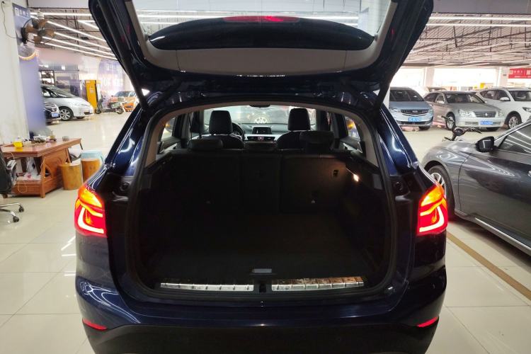Used BMW X1 2019 sDrive20Li Leading Model Trunk