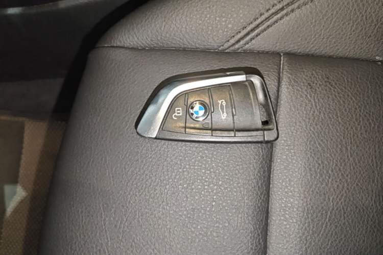 Used BMW X1 2019 sDrive20Li Leading Model Vehicle Key