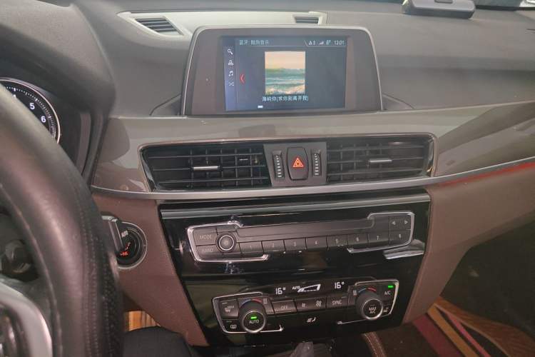 Used BMW X1 2019 sDrive18Li Premium Edition Audio And AC Panel