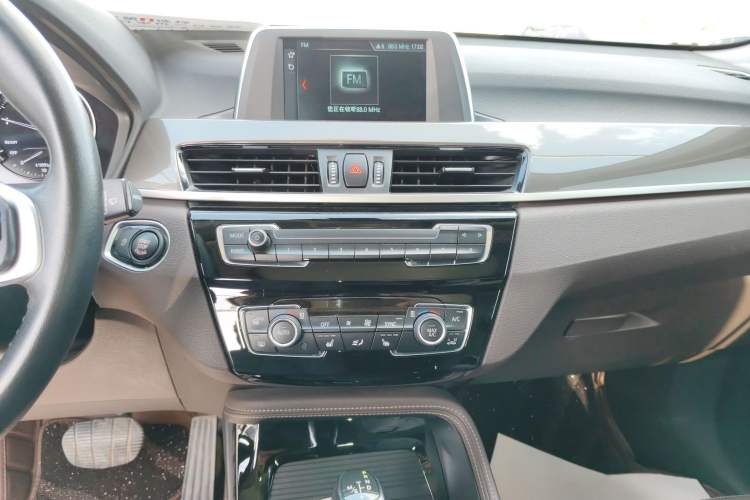 Used BMW X1 2019 sDrive18Li Premium Edition Audio And AC Panel