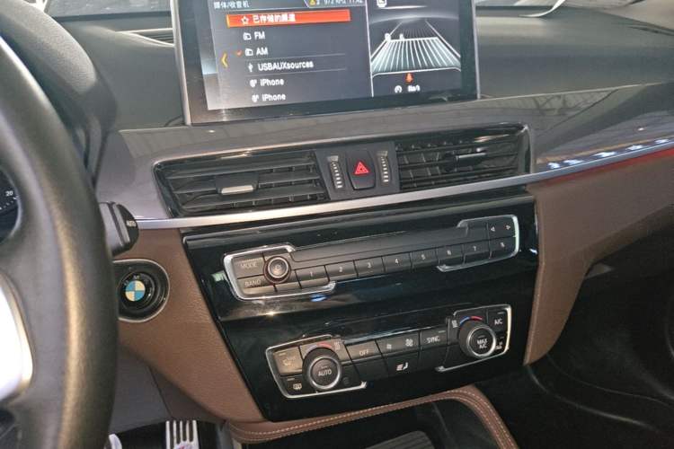 Used BMW X1 2019 sDrive18Li Premium Edition Audio And AC Panel