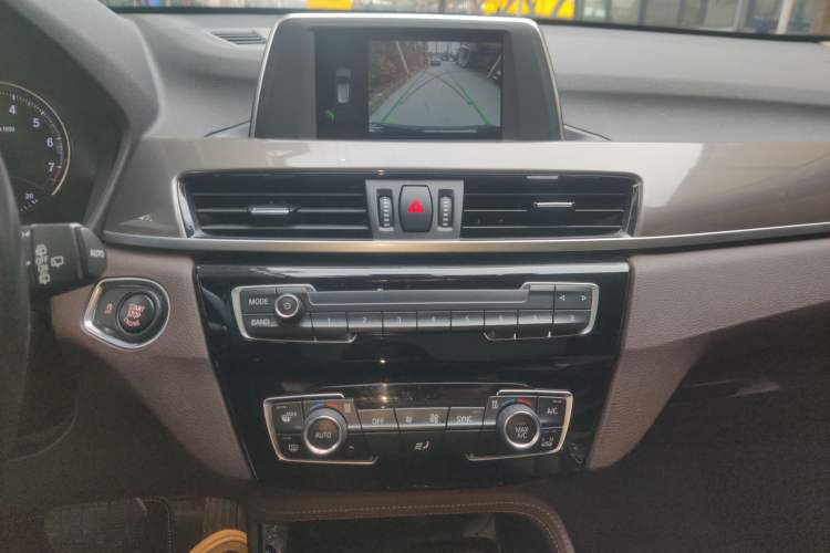 Used BMW X1 2019 sDrive18Li Premium Edition Audio And AC Panel