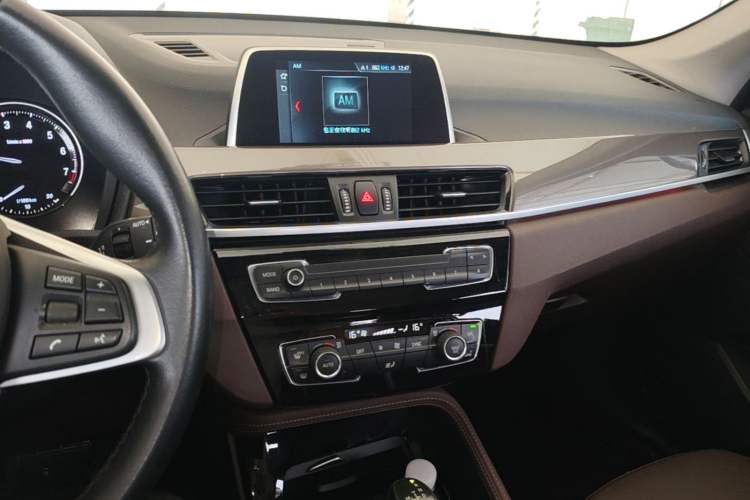 Used BMW X1 2019 sDrive18Li Premium Edition Audio And AC Panel