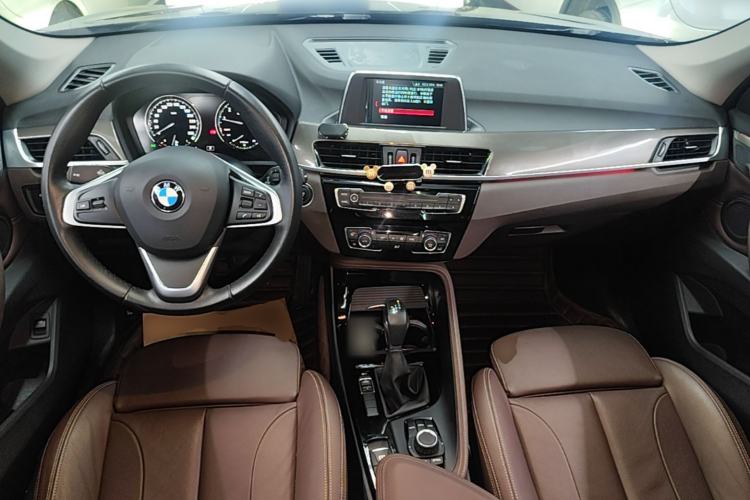 Used BMW X1 2019 sDrive18Li Premium Edition Center Console