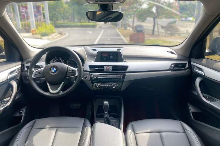 Used BMW X1 2019 sDrive20Li Leading Model Center Console