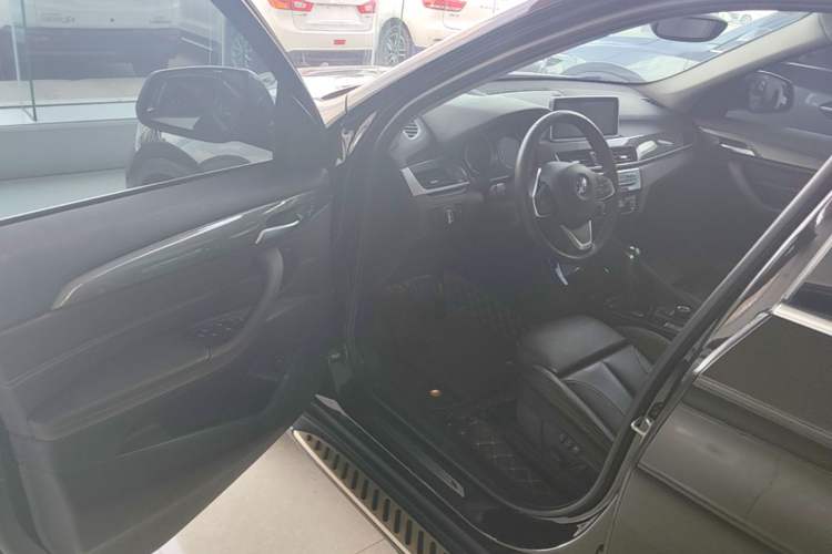 Used BMW X1 2019 sDrive18Li Premium Edition Driver Seat