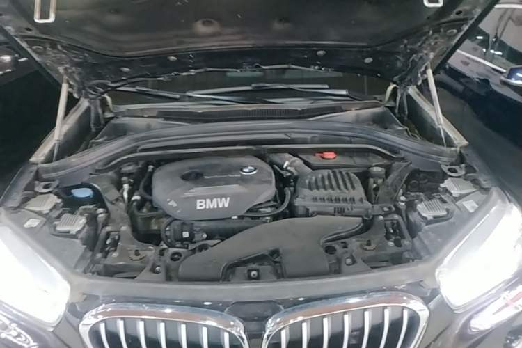 Used BMW X1 2019 sDrive18Li Premium Edition Engine Bay