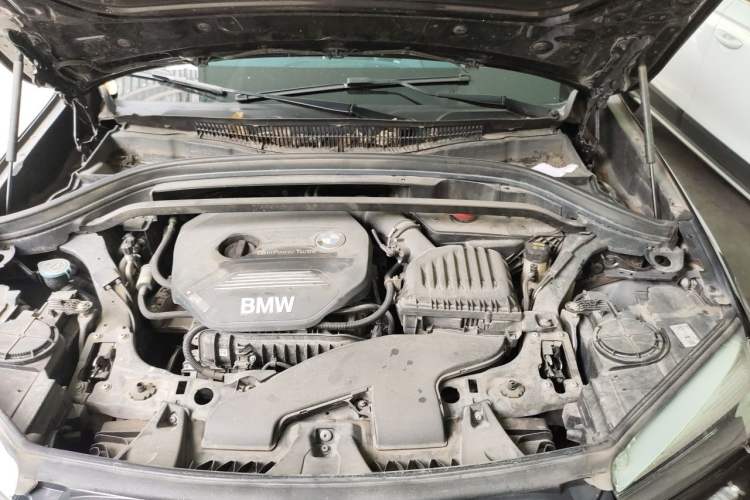 Used BMW X1 2019 sDrive18Li Fashion Model Engine Bay