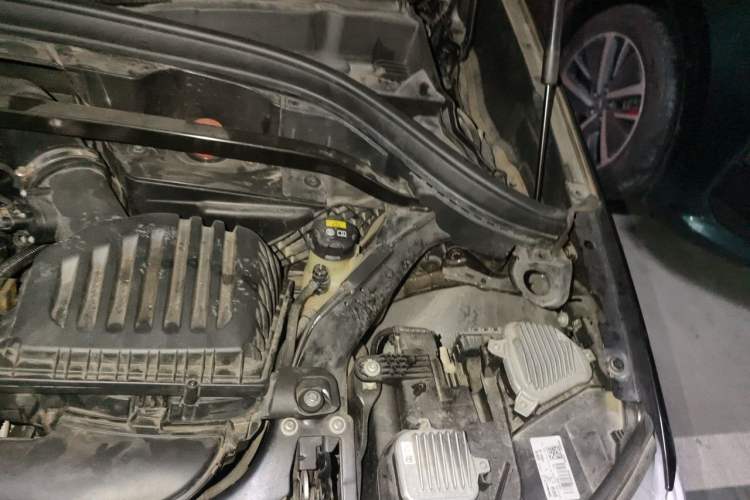 Used BMW X1 2019 sDrive18Li Premium Edition Engine Bay Left