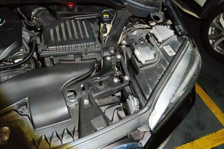 Used BMW X1 2019 xDrive20Li Luxury Model Engine Bay Left