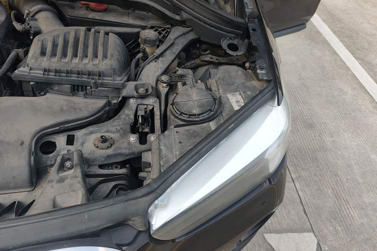 Used BMW X1 2019 sDrive18Li Fashion Model Engine Bay Left