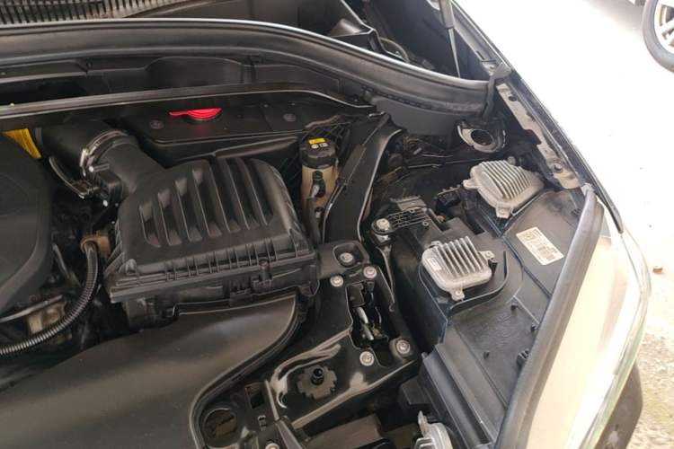 Used BMW X1 2019 sDrive18Li Premium Edition Engine Bay Left