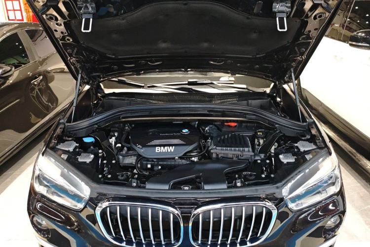 Used BMW X1 2019 sDrive18Li Premium Edition Engine Bay