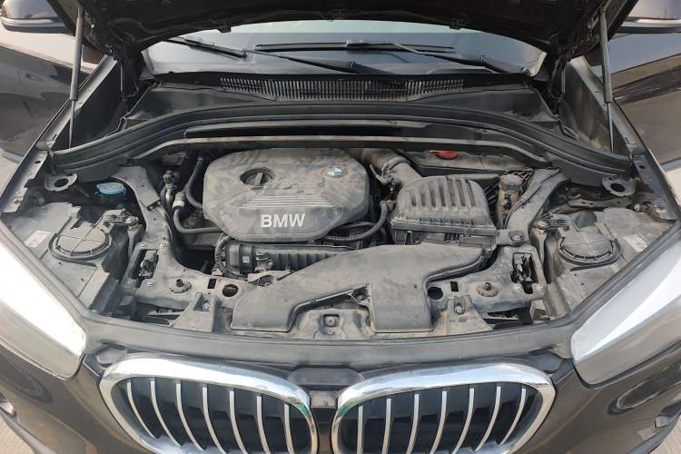 Used BMW X1 2019 sDrive18Li Fashion Model Engine Bay