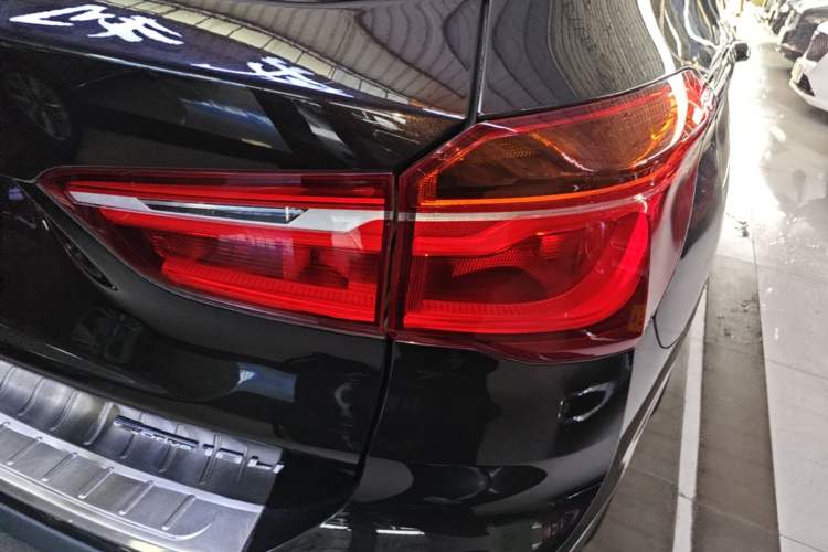 Used BMW X1 2019 sDrive18Li Premium Edition Exterior 3