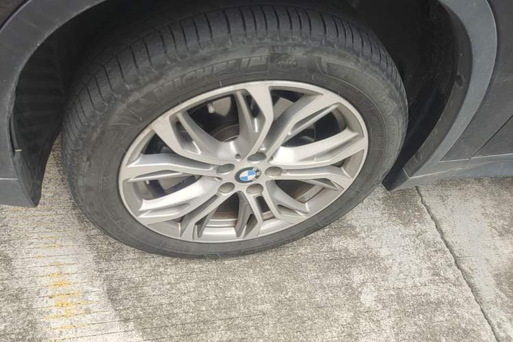 Used BMW X1 2019 sDrive20Li Leading Model Exterior 4