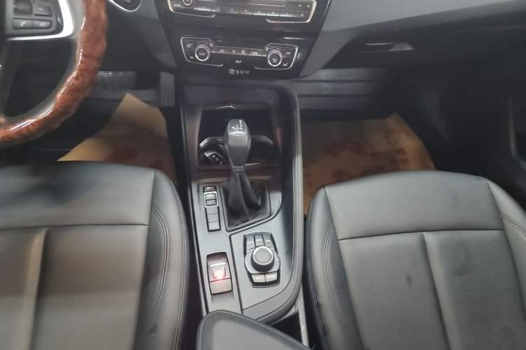 Used BMW X1 2019 sDrive20Li Leading Model Gear Lever