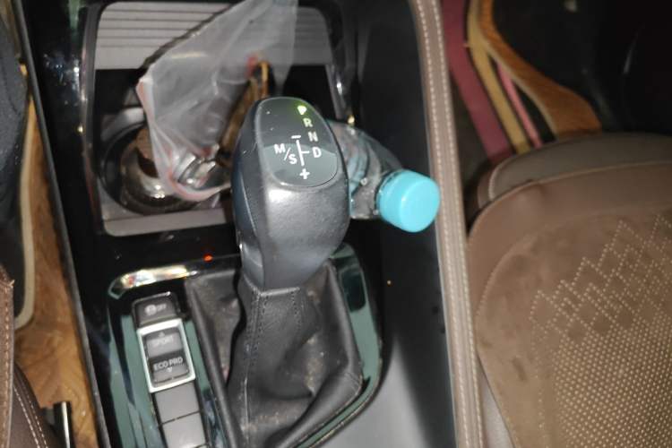 Used BMW X1 2019 sDrive18Li Premium Edition Gear Lever