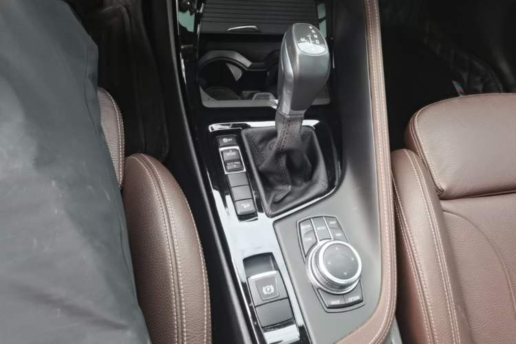 Used BMW X1 2019 xDrive20Li Luxury Model Gear Lever