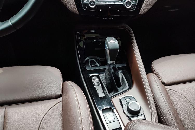 Used BMW X1 2019 sDrive18Li Premium Edition Gear Lever