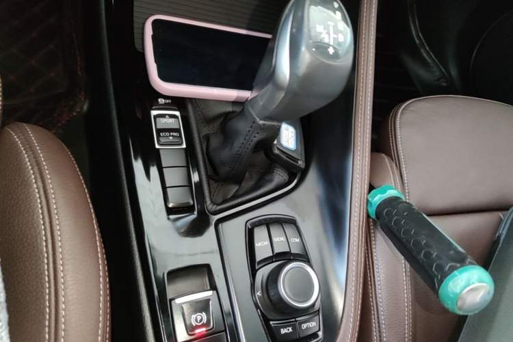 Used BMW X1 2019 sDrive18Li Premium Edition Gear Lever