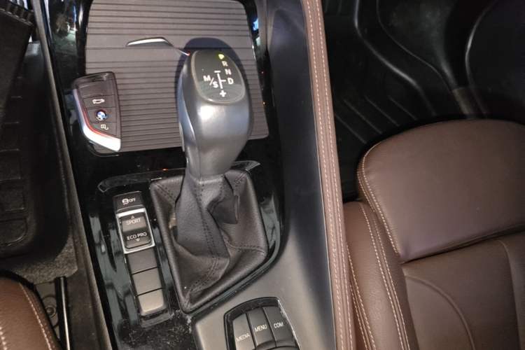 Used BMW X1 2019 sDrive18Li Premium Edition Gear Lever