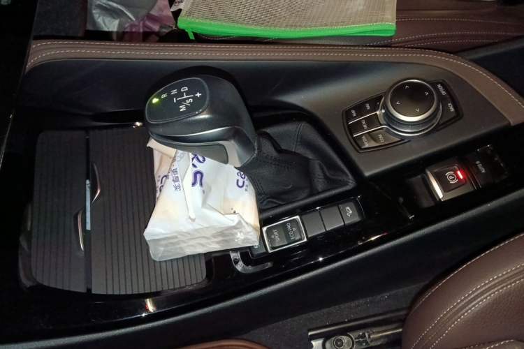 Used BMW X1 2019 xDrive20Li Luxury Model Gear Lever