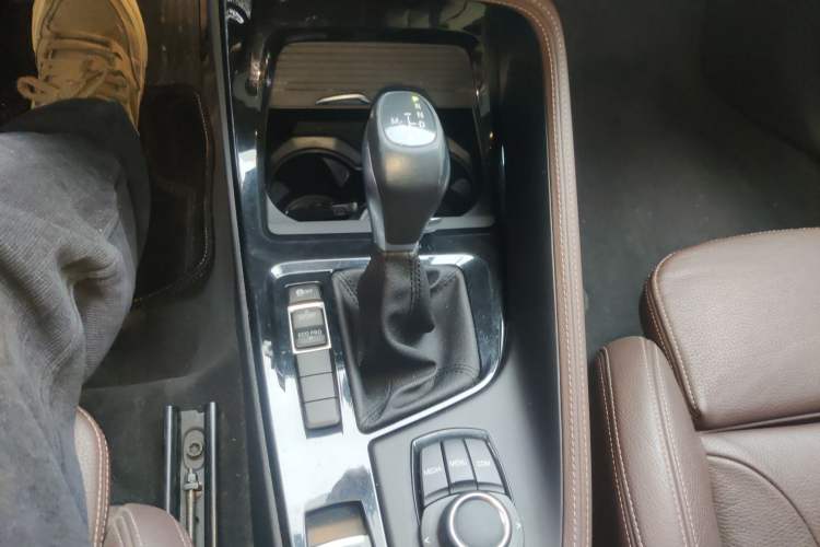 Used BMW X1 2019 sDrive18Li Premium Edition Gear Lever