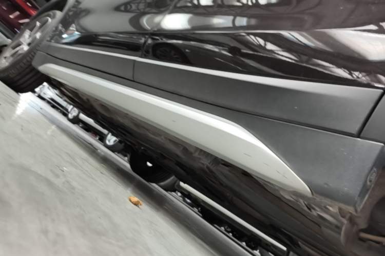 Used BMW X1 2019 sDrive18Li Premium Edition Left Side Sill