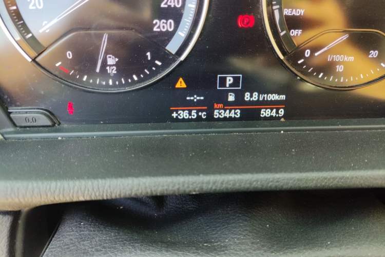 Used BMW X1 2019 sDrive18Li Fashion Model Odometer Close Up