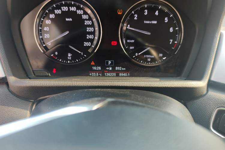 Used BMW X1 2019 sDrive18Li Fashion Model Odometer Close Up