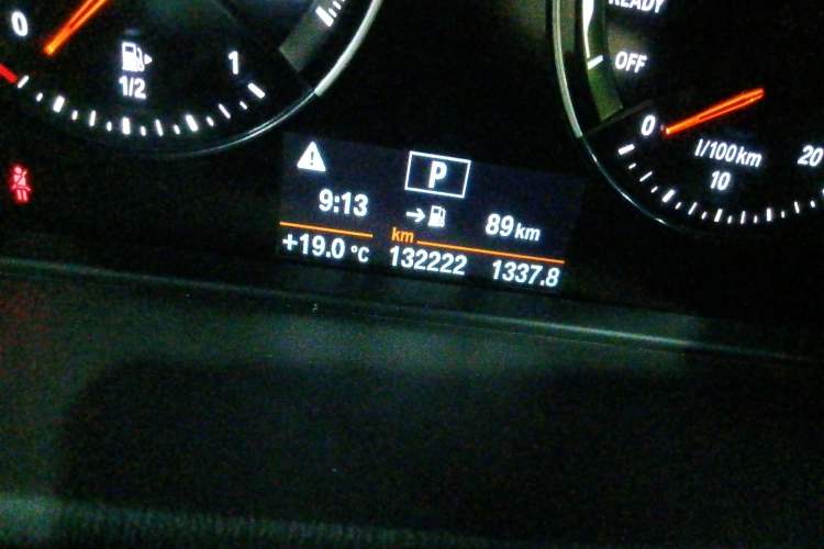 Used BMW X1 2019 sDrive20Li Leading Model Odometer Close Up