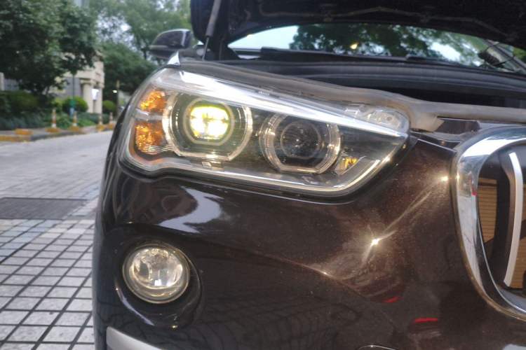 Used BMW X1 2019 xDrive20Li Luxury Model Right Front Headlight