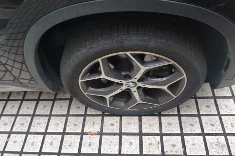 Used BMW X1 2019 xDrive20Li Luxury Model Right Front Wheel Hub