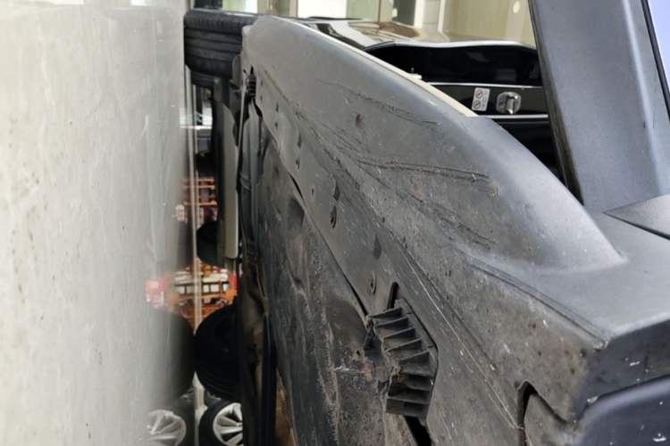 Used BMW X1 2019 sDrive18Li Premium Edition Right Side Sill