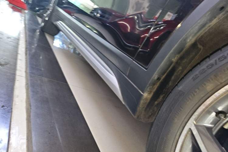 Used BMW X1 2019 sDrive18Li Premium Edition Right Side Sill