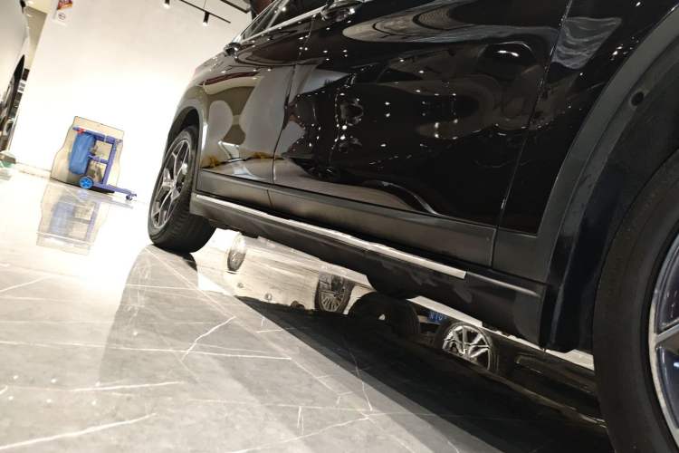 Used BMW X1 2019 sDrive18Li Premium Edition Right Side Sill